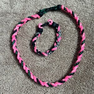 FREE Necklace and bracelet set -FREE when bundled